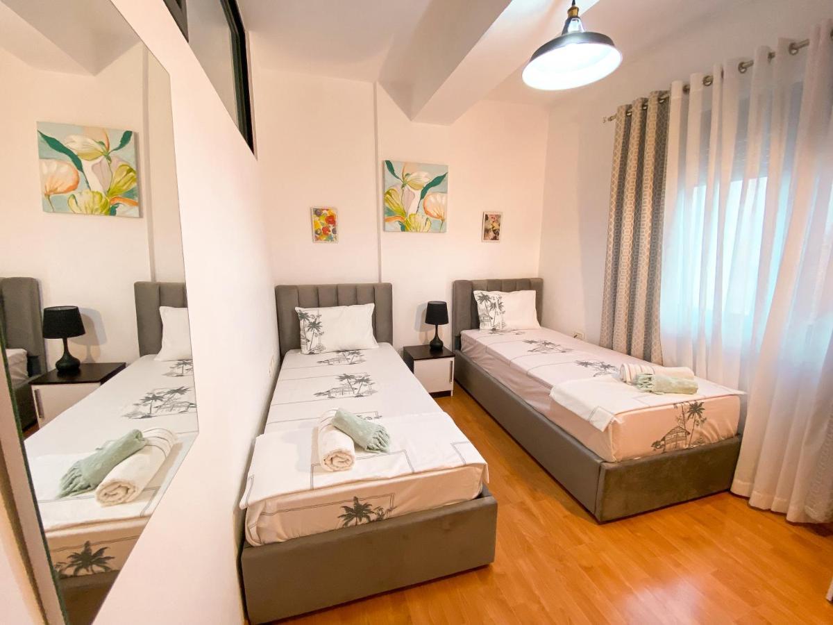 Tirana Views Apartment - Comfy & Spacious Екстер'єр фото